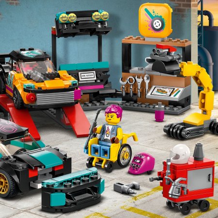 60389 LEGO® City Individualus automobilių garažas 60389