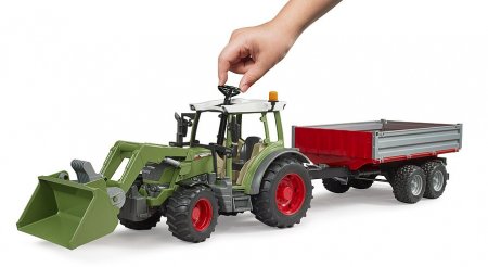 BRUDER 1:16 Fendt Vario 211 traktorius su priekiniu krautuvu ir paverčiama priekaba, 02182 02182